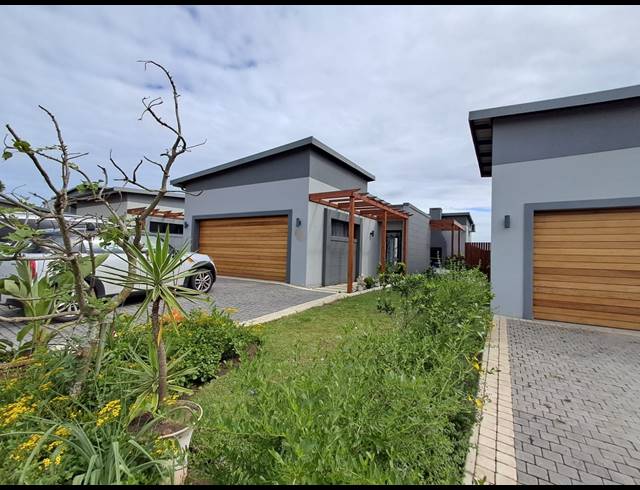 3 BEDROOM HOUSE FOR SALE IN PALM LAKES ESTATE